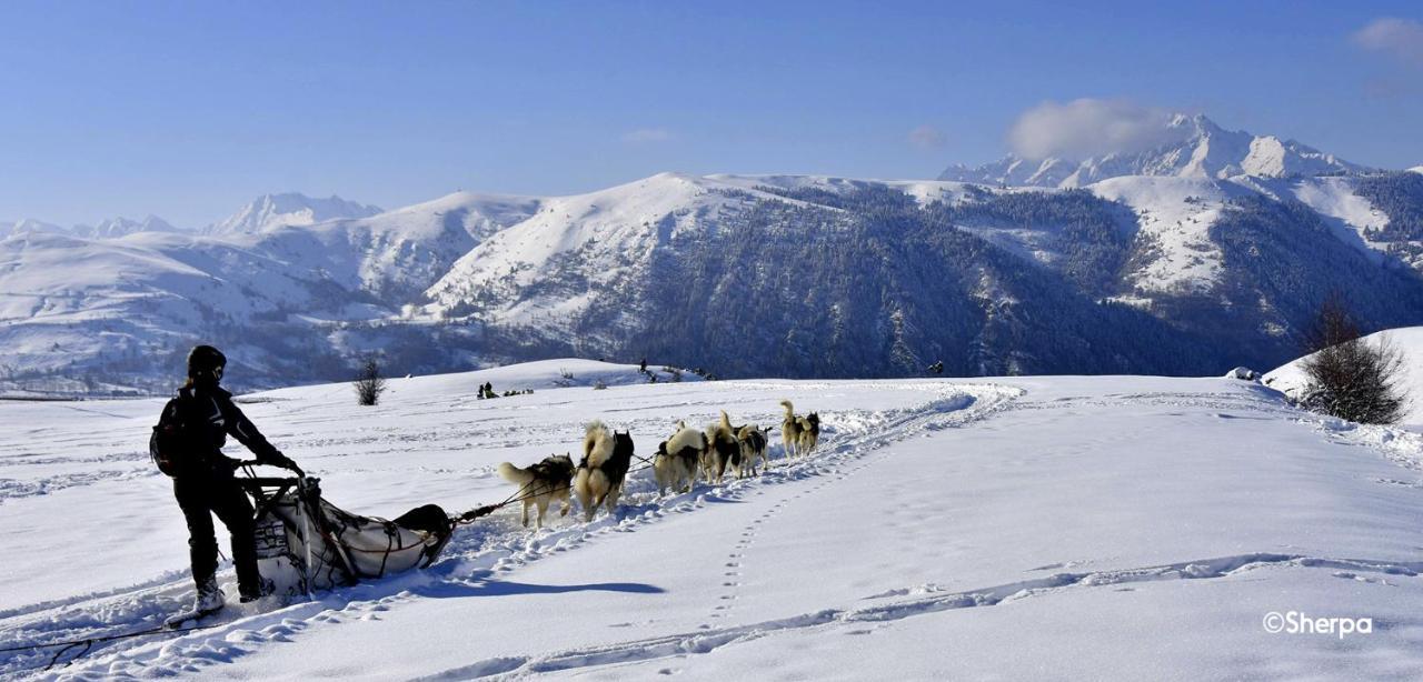 Appartement pour 8 personnes au pied des montagnes Génos Extérieur photo