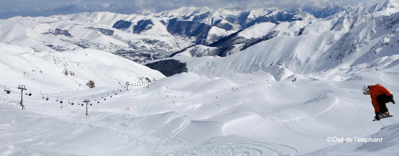 Appartement pour 8 personnes au pied des montagnes Génos Extérieur photo