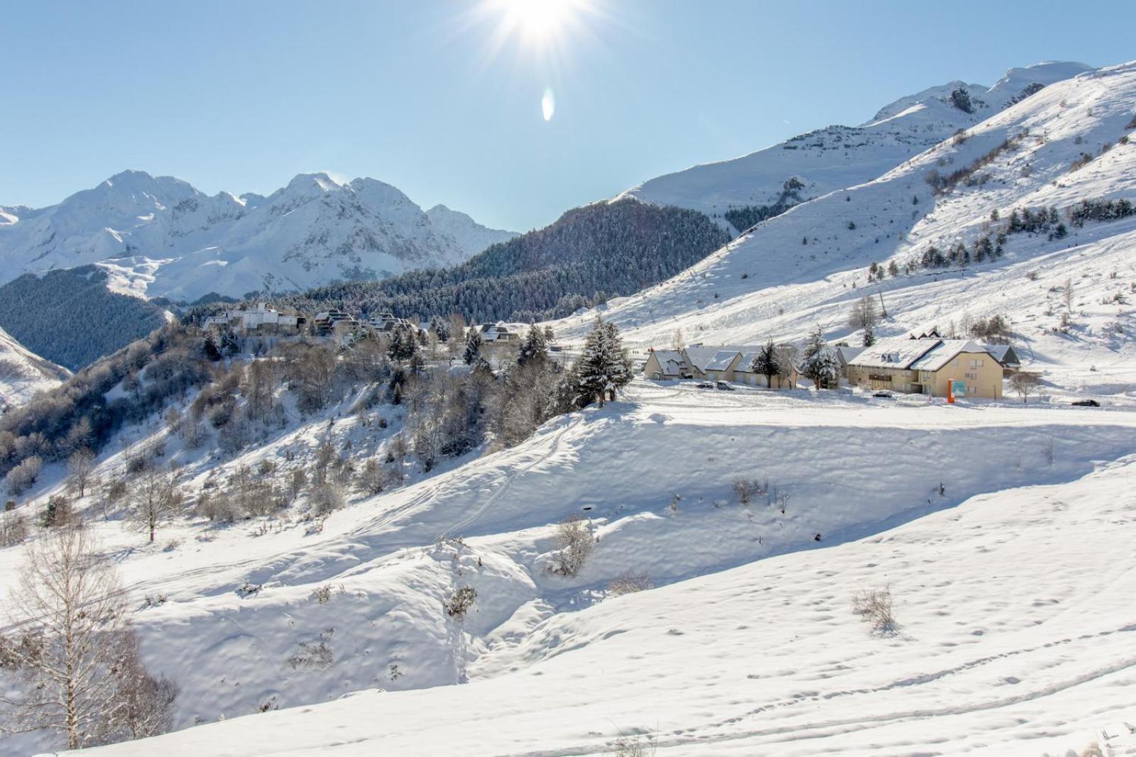 Appartement pour 8 personnes au pied des montagnes Génos Extérieur photo