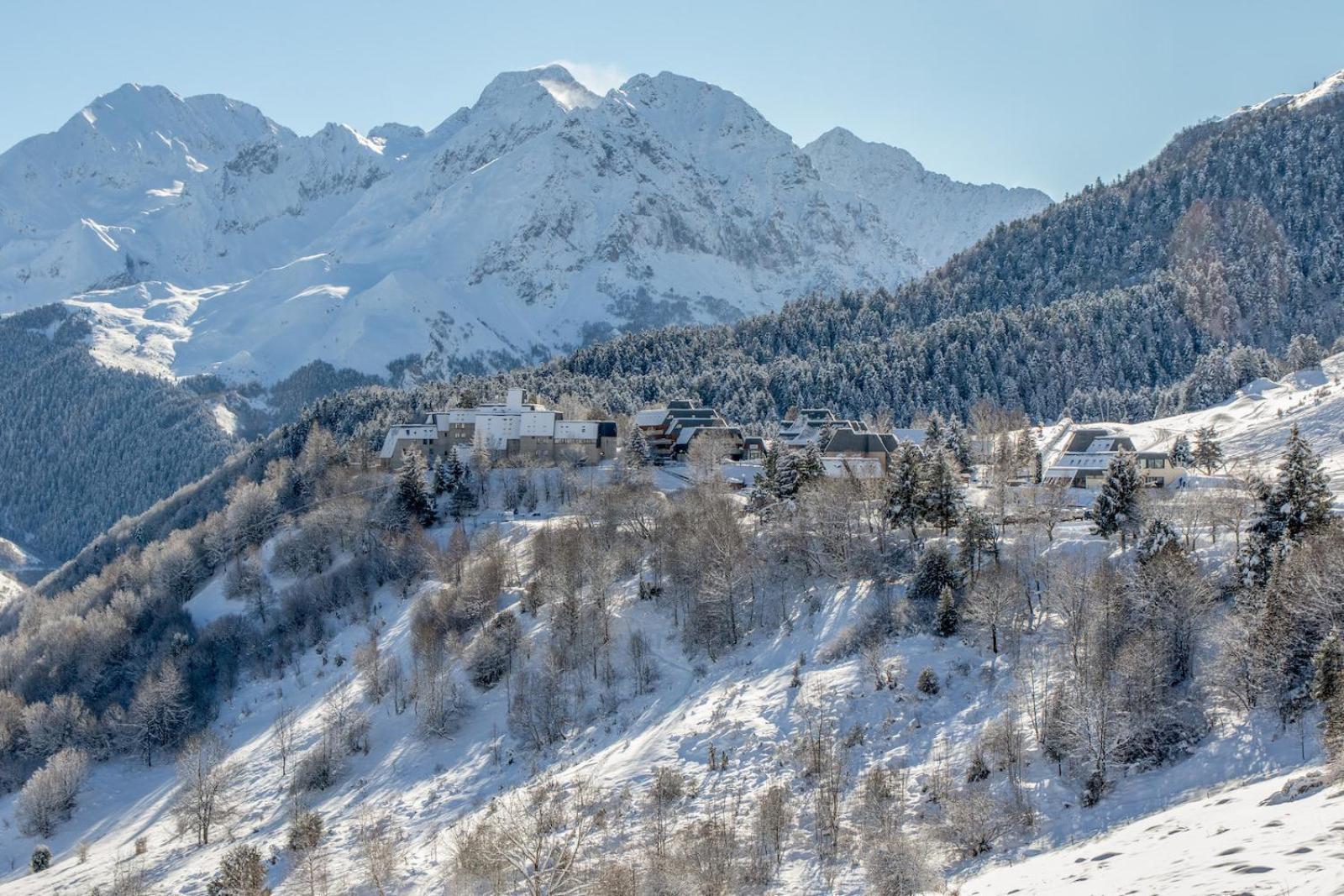 Appartement pour 8 personnes au pied des montagnes Génos Extérieur photo